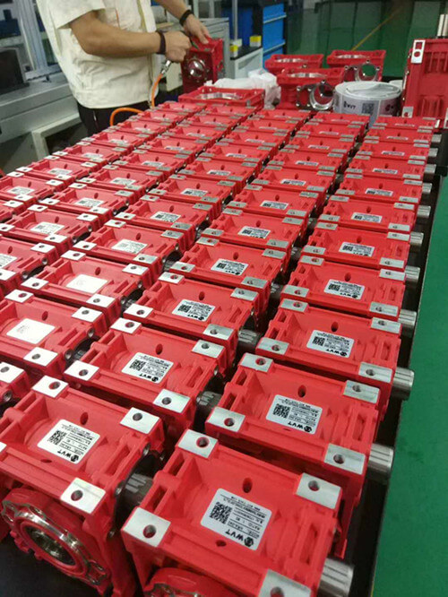 100台RV减速机,蜗轮蜗杆铝合金减速机已发货